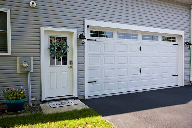 24/7 Emergency Garage Door Panel Replacement experts in Enterprise, NV